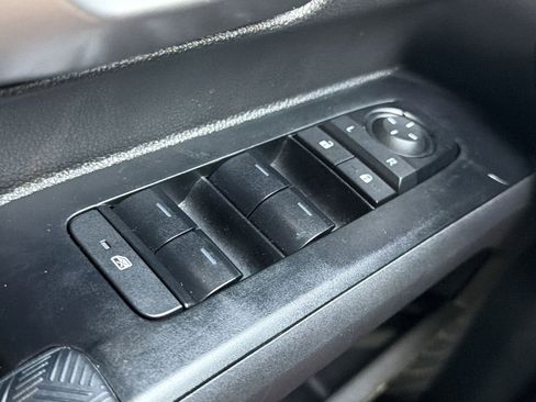 Used 2025 Toyota Tacoma TRD Off-Road image 27