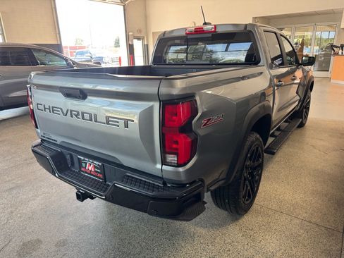 Used 2024 Chevrolet Colorado Z71 w/ Z71 Convenience Package 2 AWD/4WD image 5