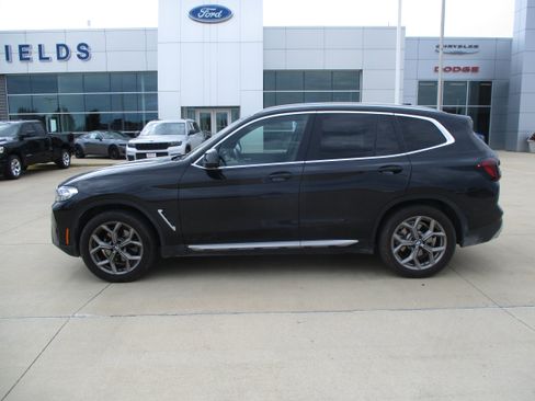 Used 2024 BMW X3 xDrive30i AWD/4WD image 3