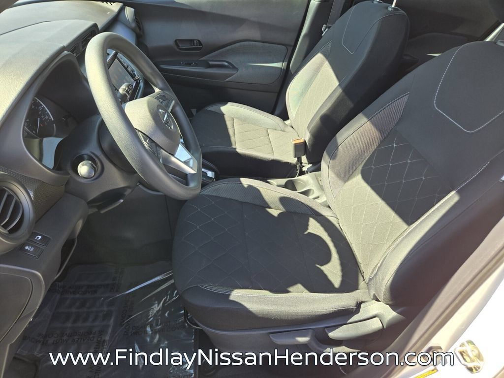 Used 2018 Nissan Kicks S FWD image 10