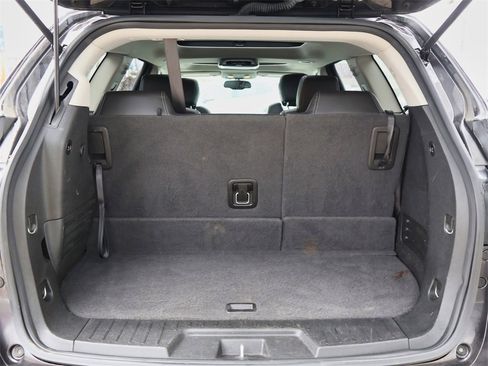 Used 2017 Chevrolet Traverse LT image 10