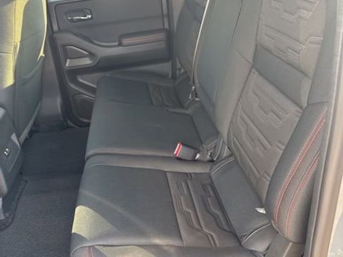 Certified 2025 Nissan Frontier PRO-4X image 11