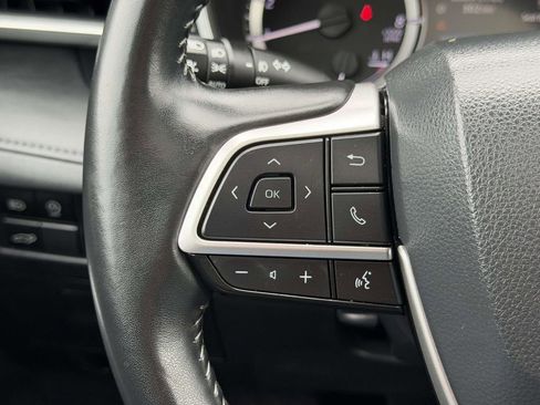 Used 2023 Toyota Highlander XSE AWD/4WD image 9