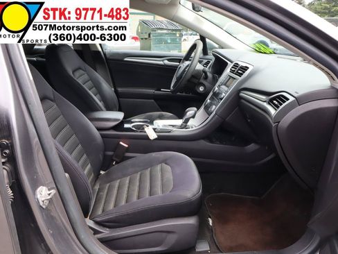 Used 2014 Ford Fusion SE FWD image 17