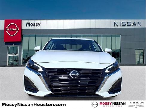 Certified 2023 Nissan Altima 2.5 SL image 2