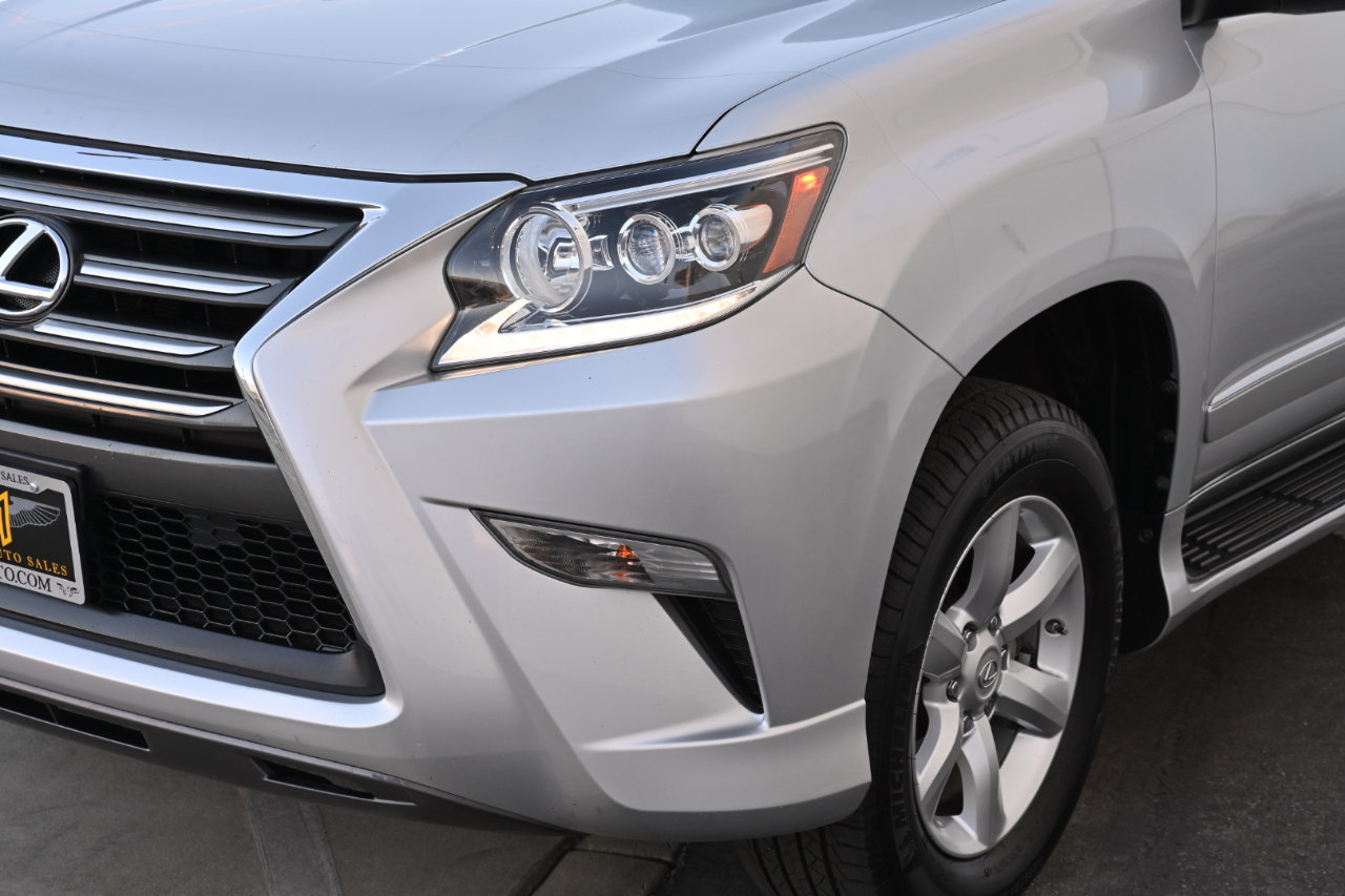 Used 2018 Lexus GX 460 w/ Navigation Package AWD/4WD image 30