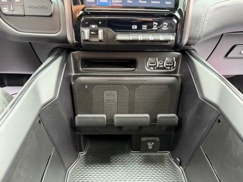 Used 2024 RAM 3500 Limited AWD/4WD image 19