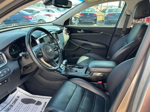 Used 2017 Kia Sorento SX image 23