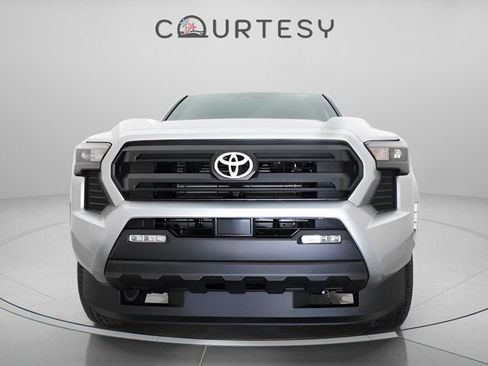 Certified 2026 Toyota Tacoma SR5 AWD/4WD image 33
