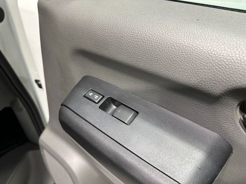 Used 2021 Nissan NV 2500 S image 12