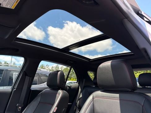 Used 2023 Chevrolet Equinox RS w/ RS Leather Package FWD image 33