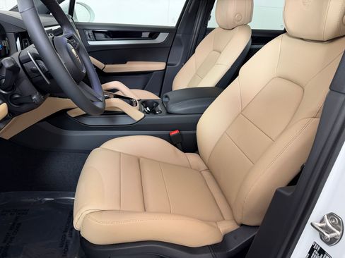 New 2026 Porsche Cayenne image 5
