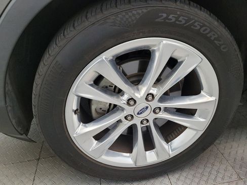 Used 2018 Ford Explorer XLT w/ Equipment Group 202A FWD image 31