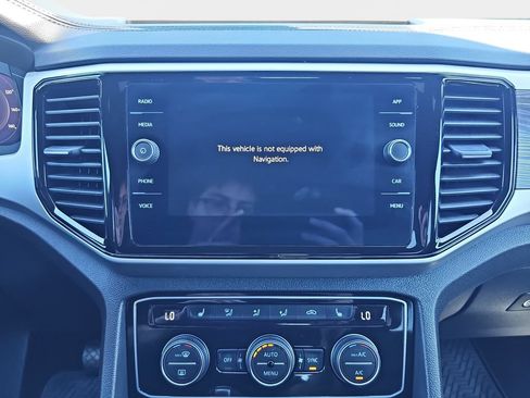 Used 2023 Volkswagen Atlas Cross Sport SE AWD/4WD image 25