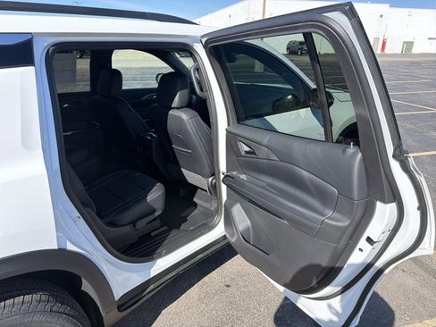 New 2026 Chevrolet Traverse LT image 26