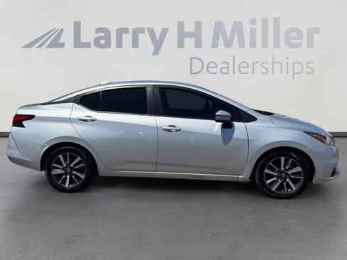 Used 2021 Nissan Versa SV FWD image 6