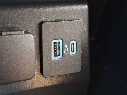 Used 2023 Ford Explorer XLT w/ Equipment Group 202A AWD/4WD image 25