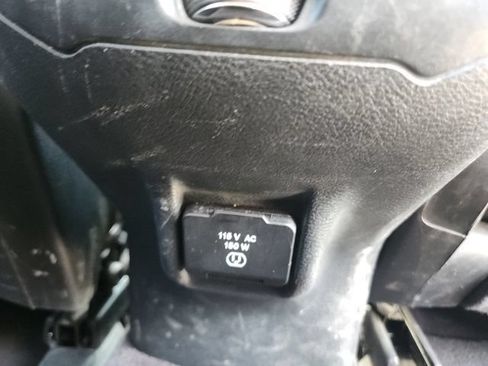 Used 2016 Jeep Cherokee Latitude FWD image 18