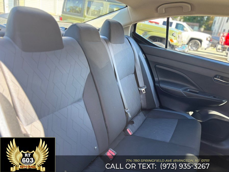 Used 2024 Nissan Versa SV FWD image 11