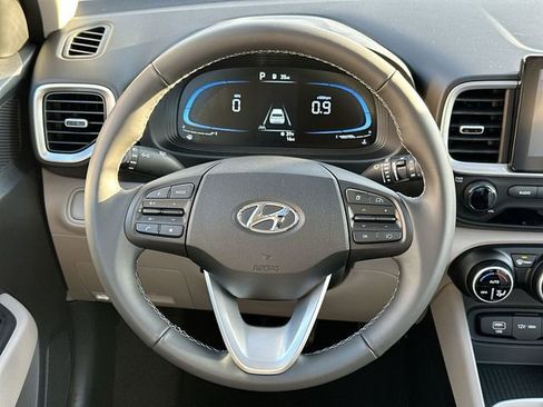 New 2025 Hyundai Venue SEL FWD image 13