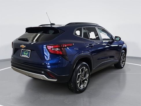 Used 2024 Chevrolet Trax LT w/ Driver Confidence Package image 3