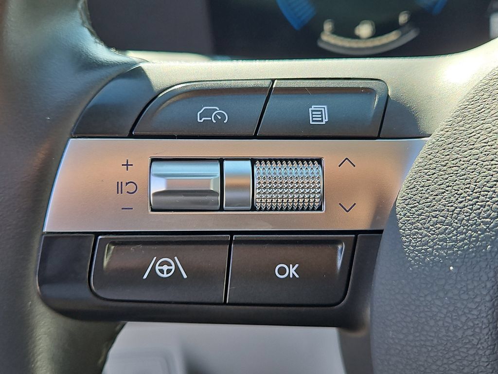 Used 2025 Hyundai Kona SEL FWD image 26
