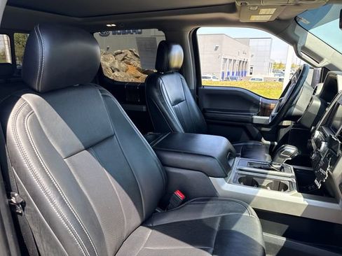 Used 2019 Ford F150 Lariat w/ Equipment Group 502A Luxury AWD/4WD image 13