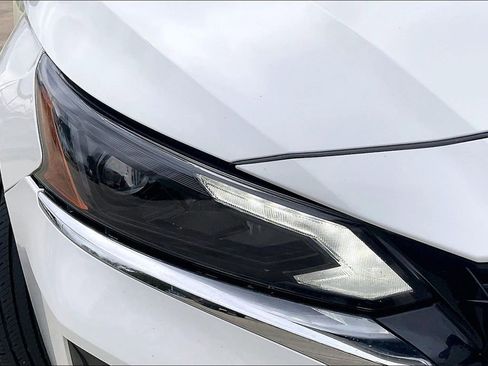 Used 2025 Nissan Altima 2.5 SV image 28