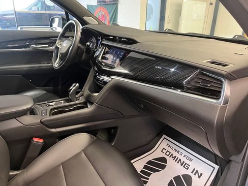 Used 2023 Cadillac XT6 Premium Luxury w/ Technology Package image 37