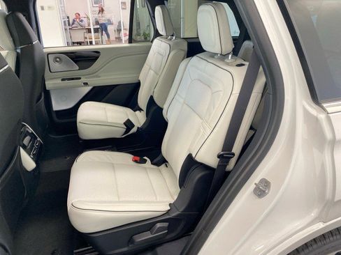 New 2025 Lincoln Aviator Black Label image 9