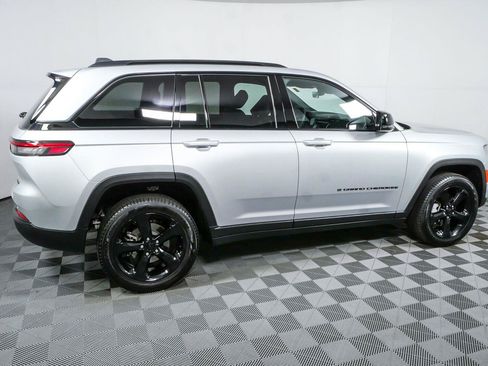 Used 2025 Jeep Grand Cherokee Limited w/ Black Appearance Package RWD image 2