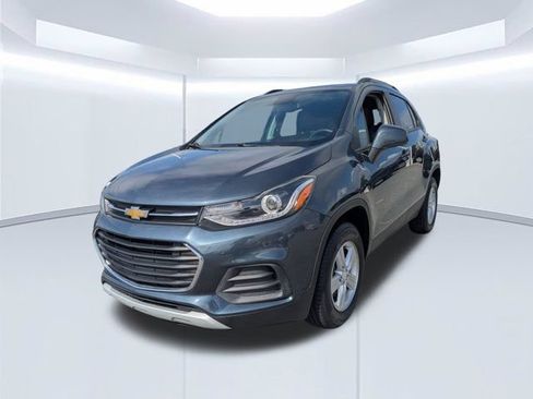 Used 2022 Chevrolet Trax LT w/ LT Convenience Package AWD/4WD image 8
