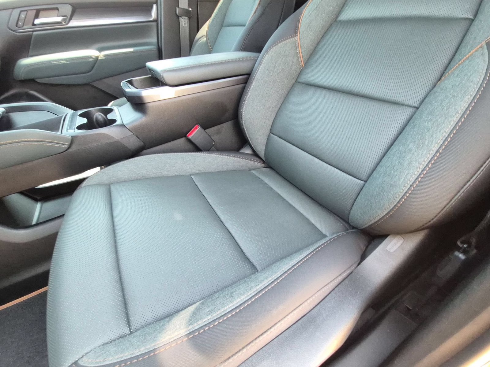 New 2026 GMC Terrain AT4 w/ Convenience Package III AWD/4WD image 24