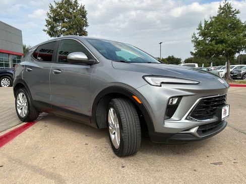 Used 2025 Buick Encore GX Preferred FWD image 4
