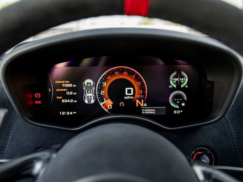 Used 2020 McLaren 620R image 16