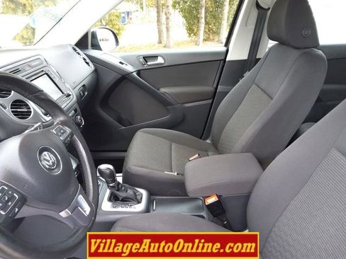 Used 2017 Volkswagen Tiguan S image 20