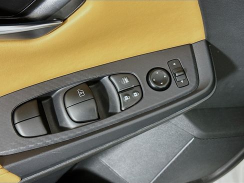 Used 2023 Nissan Sentra SV w/ SV Premium Package FWD image 15
