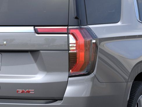New 2026 GMC Yukon Denali w/ Denali Reserve Package AWD/4WD image 11