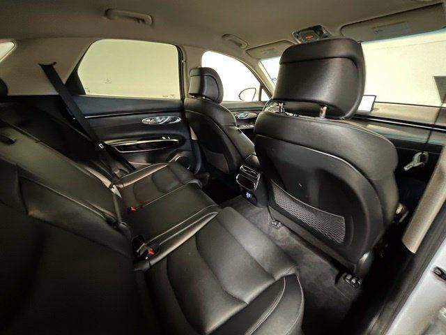 Used 2025 Genesis GV70 2.5T AWD/4WD image 12