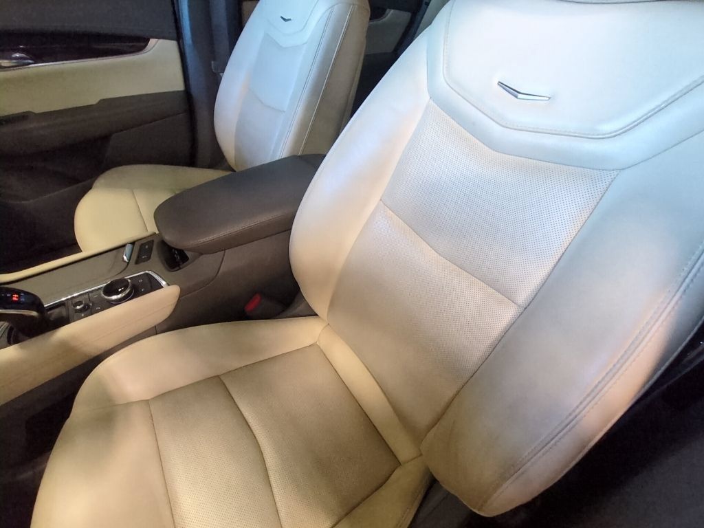 Used 2022 Cadillac XT6 Premium Luxury FWD image 8
