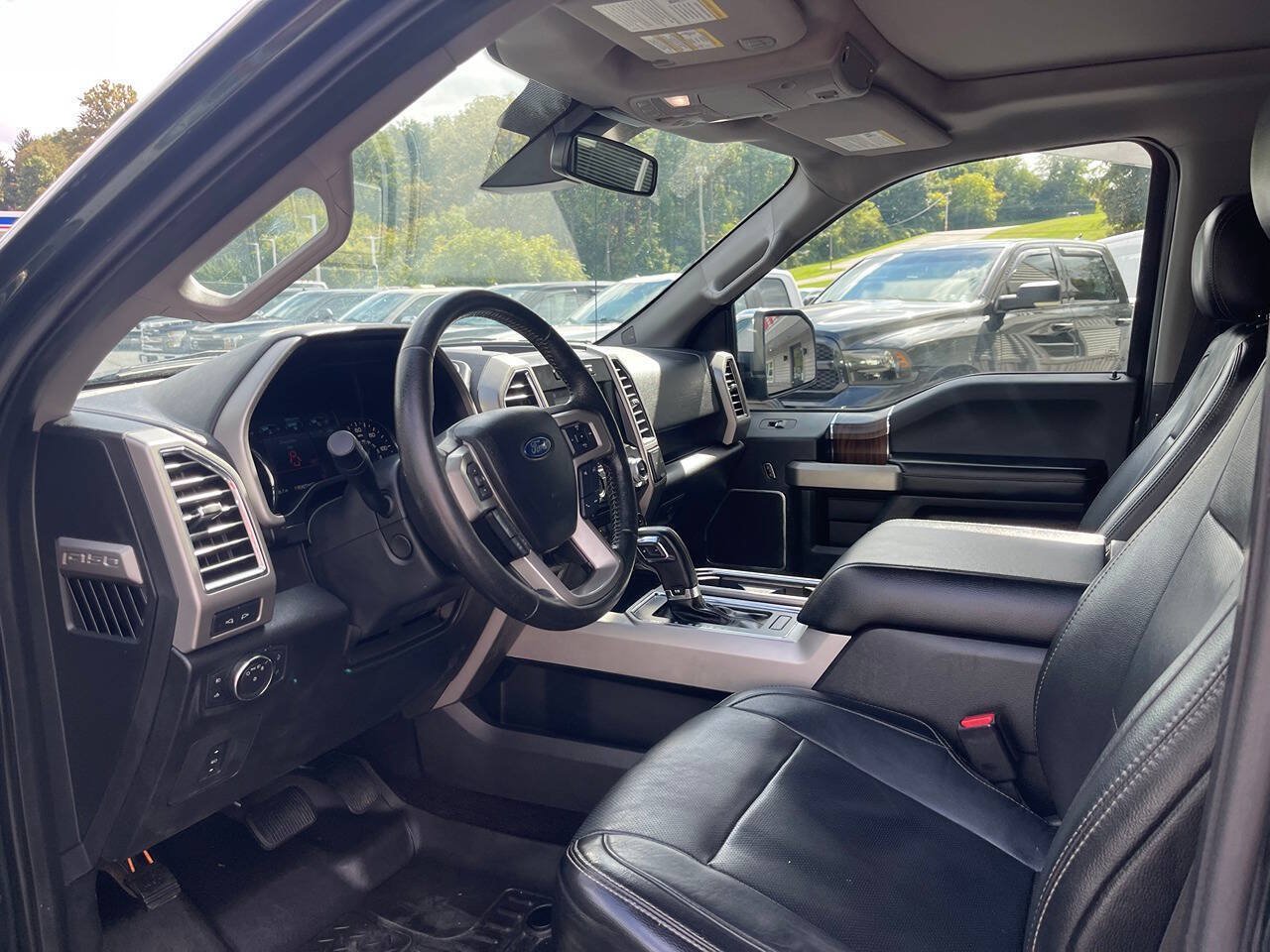 Used 2016 Ford F150 Lariat w/ Equipment Group 502A Luxury AWD/4WD image 17