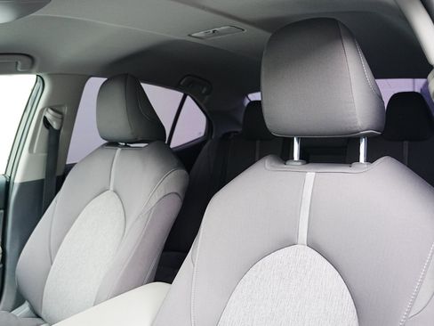 Used 2021 Toyota Camry LE image 10