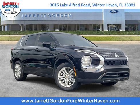 Used 2024 Mitsubishi Outlander ES FWD image 1