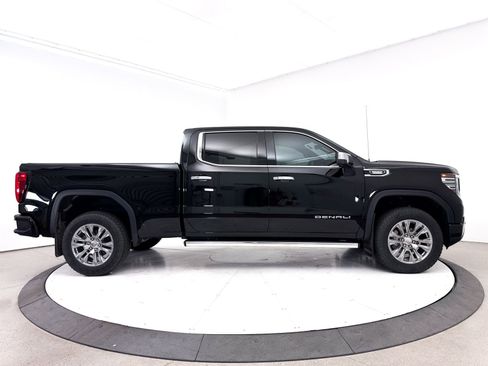 Used 2024 GMC Sierra 1500 Denali w/ Technology Package AWD/4WD image 40