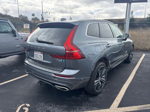 Used 2018 Volvo XC60 T6 R-Design w/ Convenience Package image 2