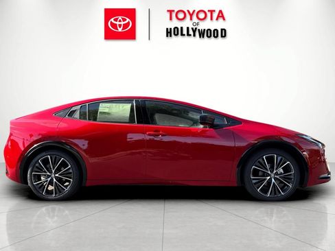 New 2027 Toyota Prius XLE FWD image 3