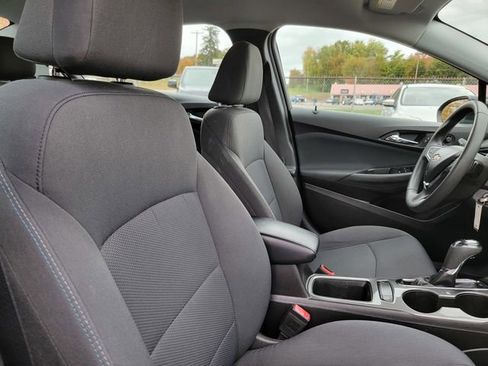 Used 2019 Chevrolet Cruze LT image 19