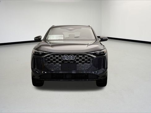 Used 2025 Audi Q5 Premium w/ Convenience Package image 8