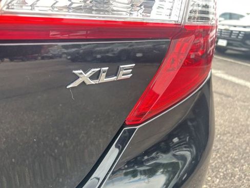 Used 2012 Toyota Camry XLE FWD image 8