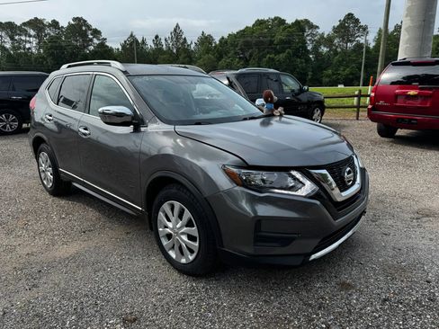 Used 2017 Nissan Rogue S w/ S Appearance Package FWD image 10